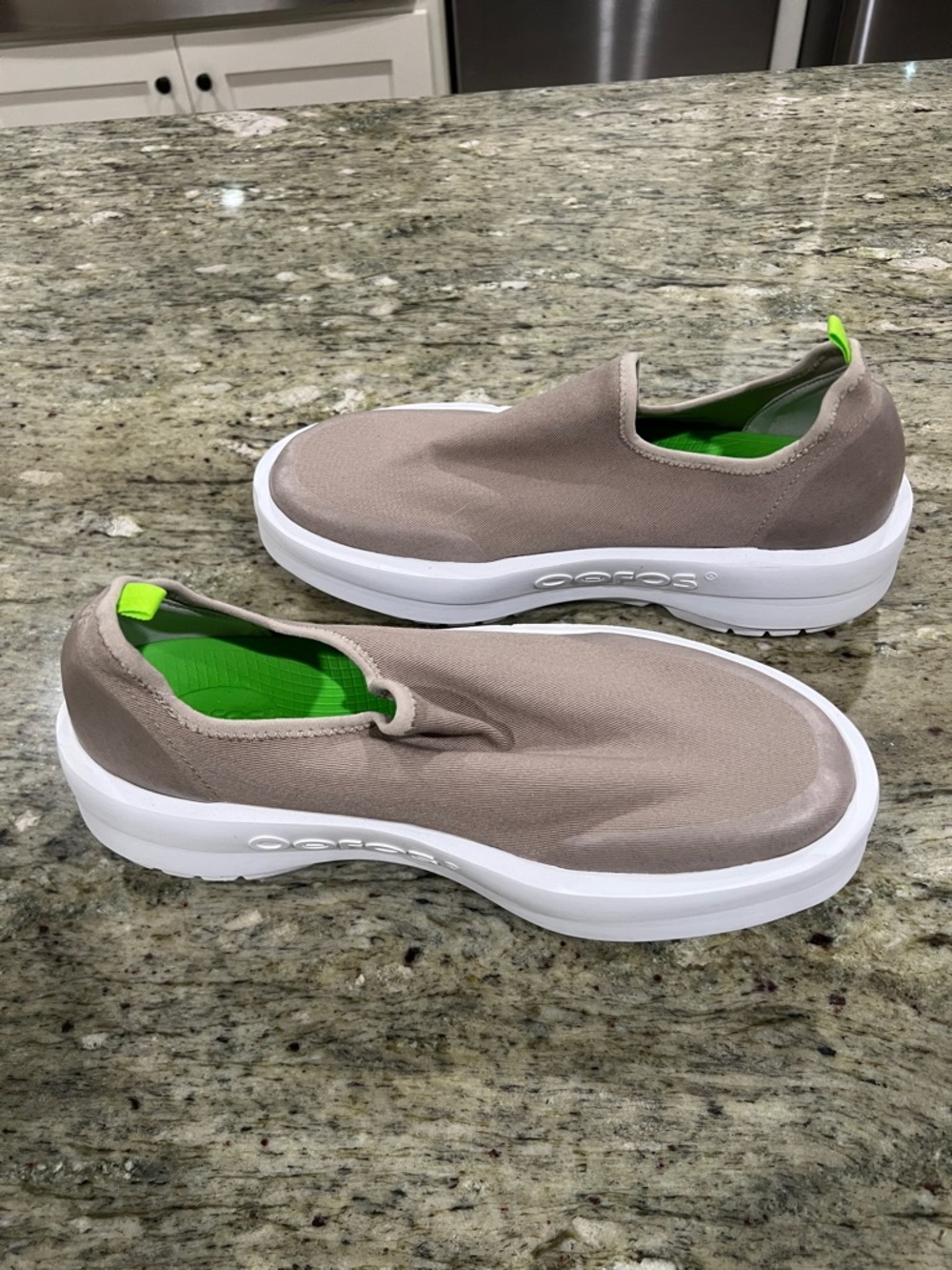 OOFOS OOmega eeZee Low Women's Recovery Slip-On Shoe Nomad Size 9 - Picture 4 of 7
